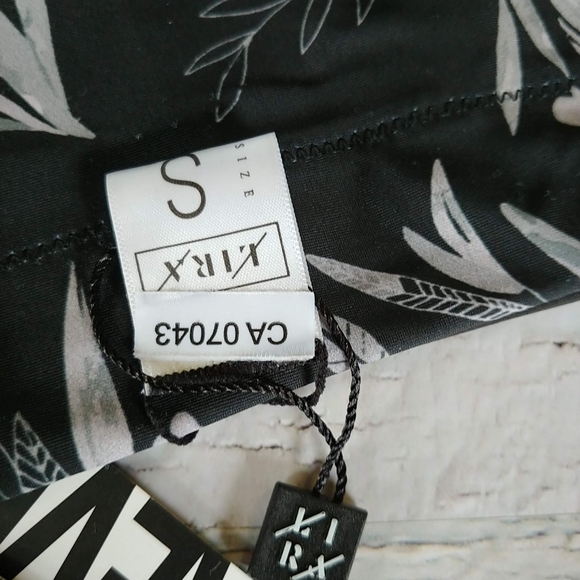 NWT-Lira Bikini bottoms Reversible Floral SZ S - Picture 12 of 15